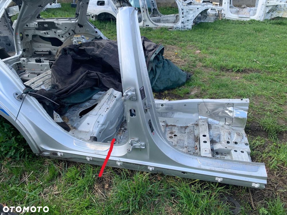 ĆWIARTKA PRAWA STRONA PRÓG Z SŁUPKIEM B MERCEDES E-KLASA W213 S213 775 - 1
