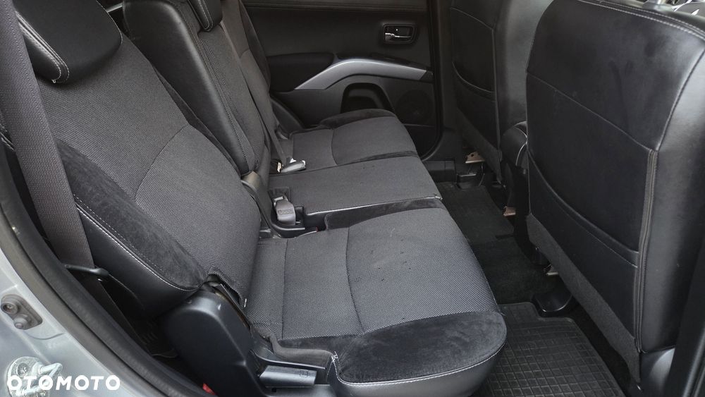 Mitsubishi Outlander - 11