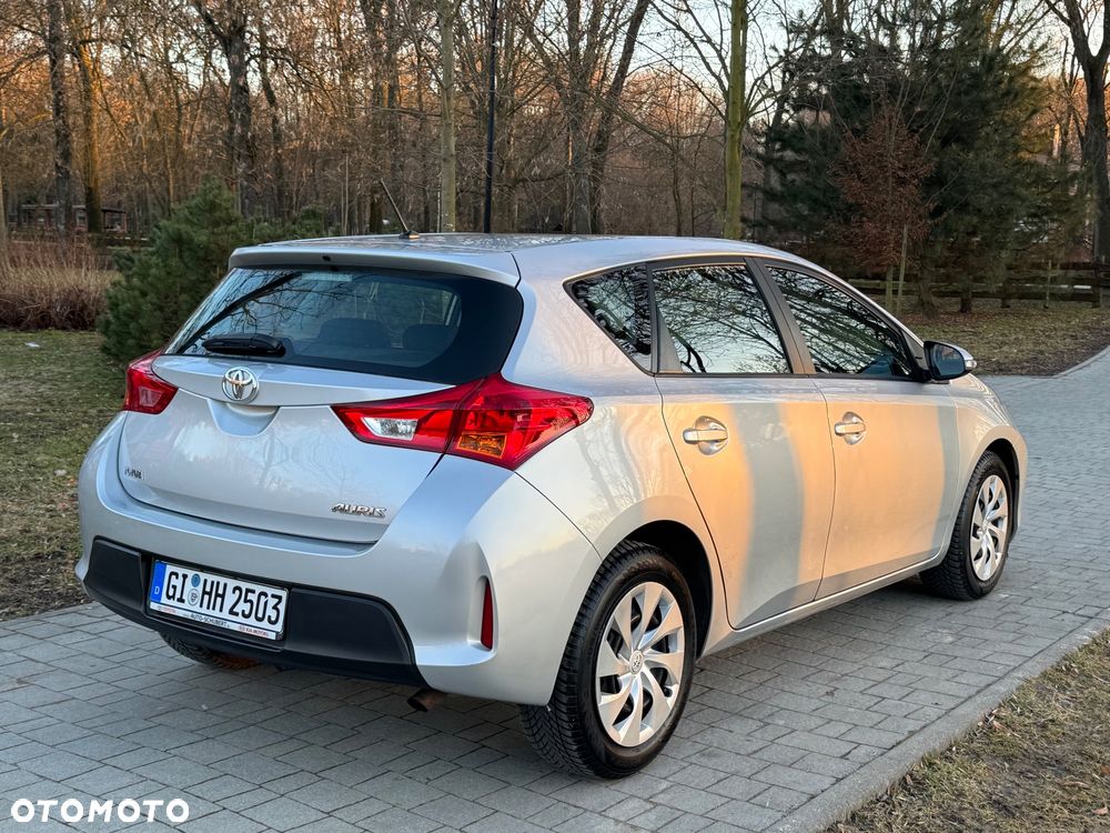 Toyota Auris 1.33 Dual-VVT-i Cool - 21