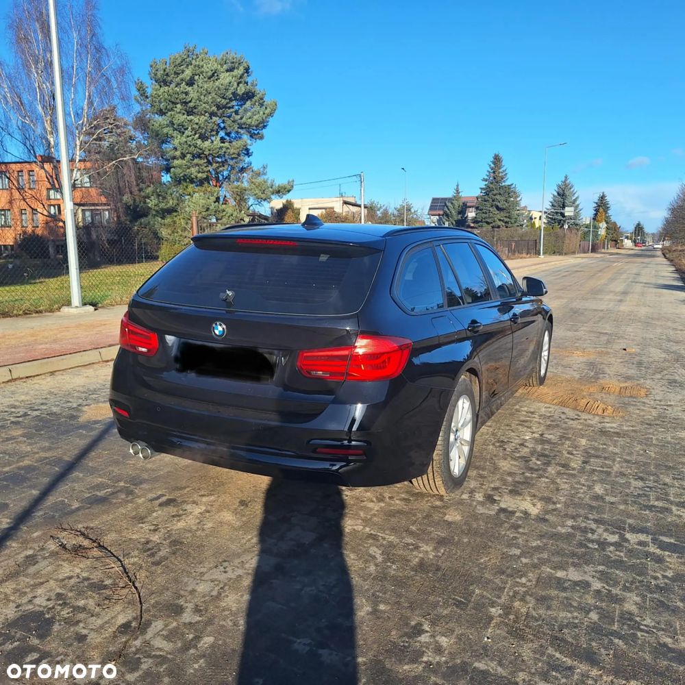 BMW Seria 3 320d Luxury Line sport - 11