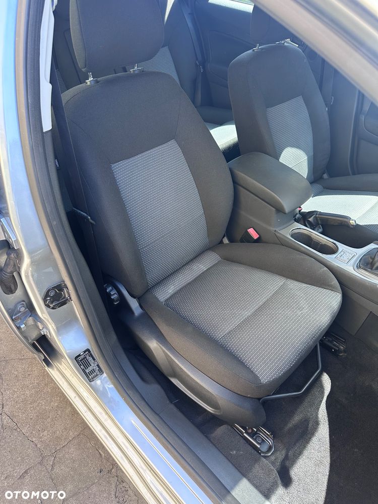 Ford Mondeo 1.6 Trend - 16