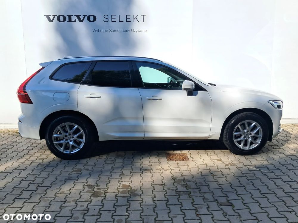 Volvo XC 60 B4 B Momentum - 10