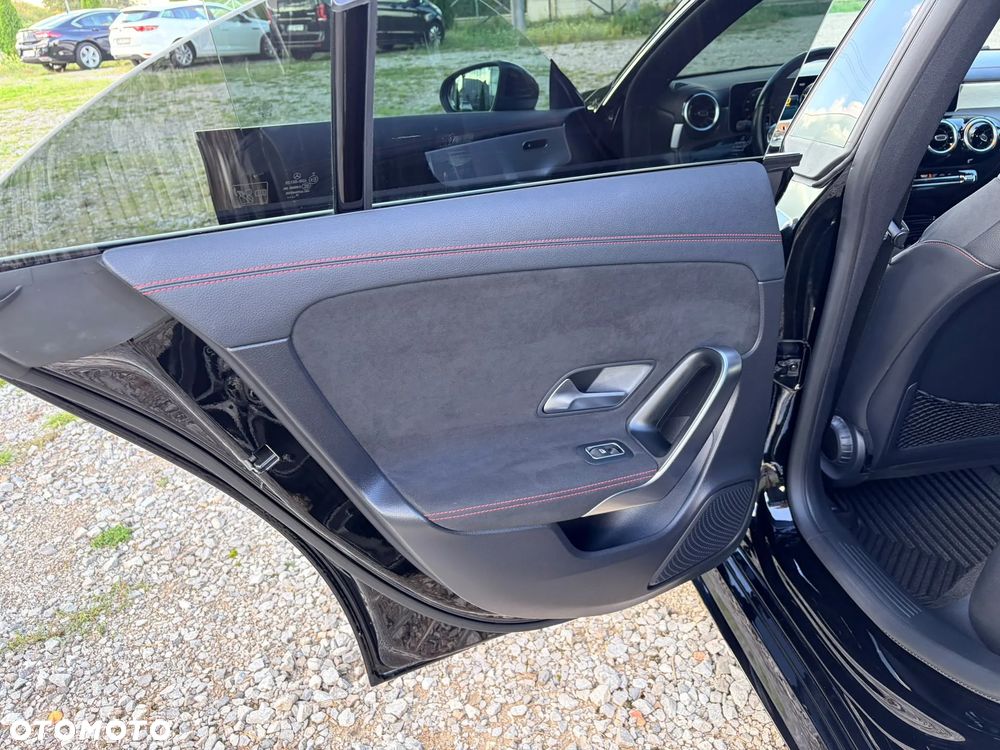 Mercedes-Benz CLA 200 AMG Line 7G-DCT - 26