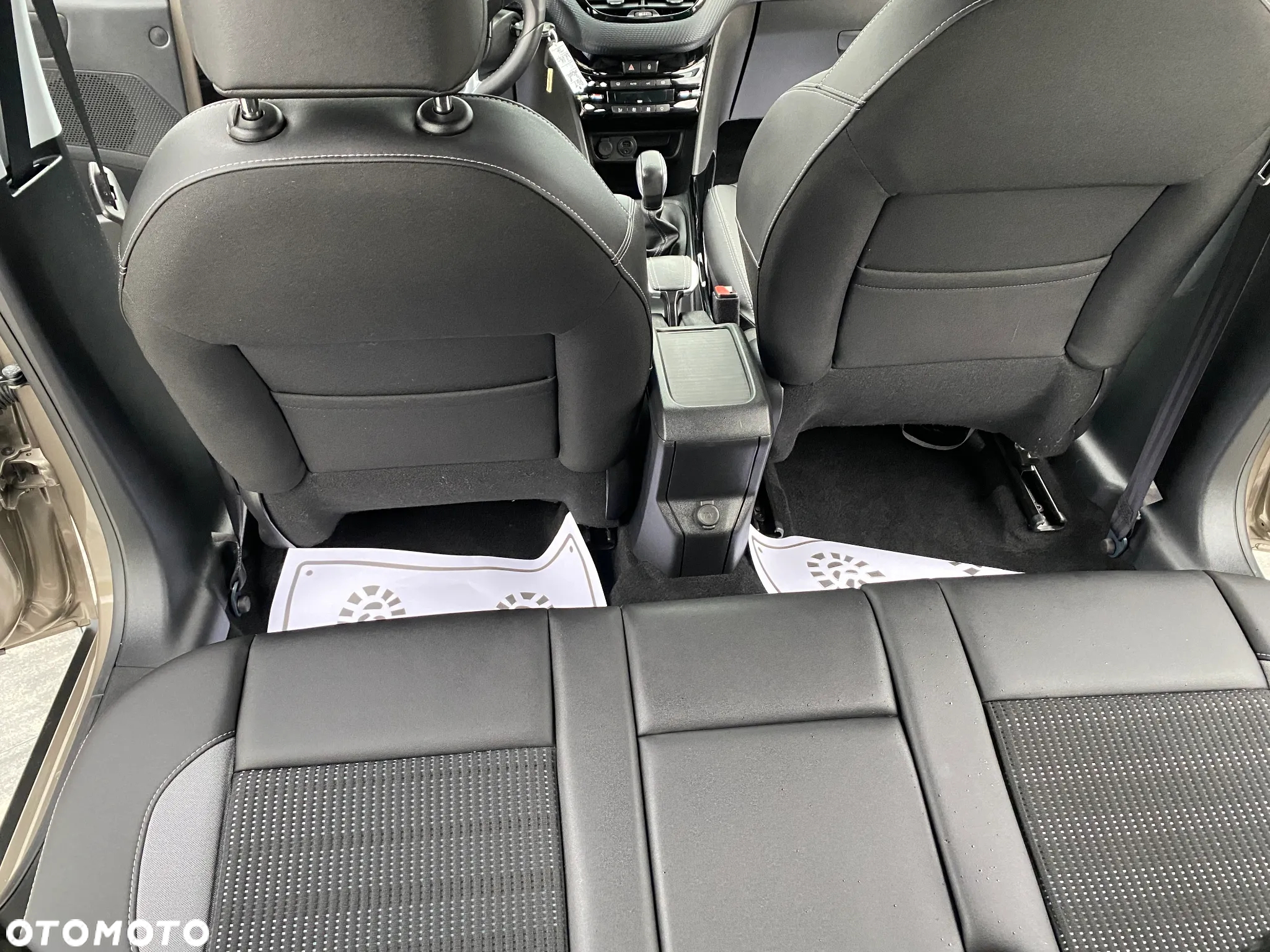 Peugeot 2008 1.2 Pure Tech Allure S&S - 34