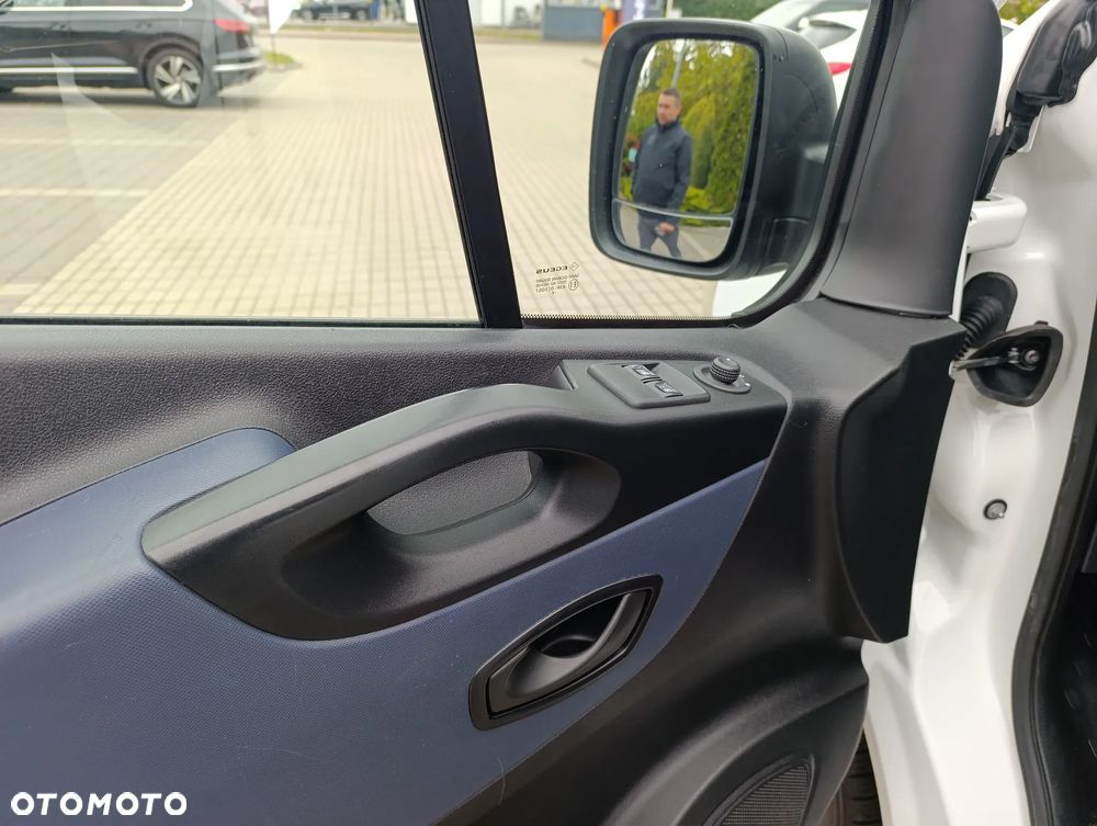 Opel Vivaro B - 10