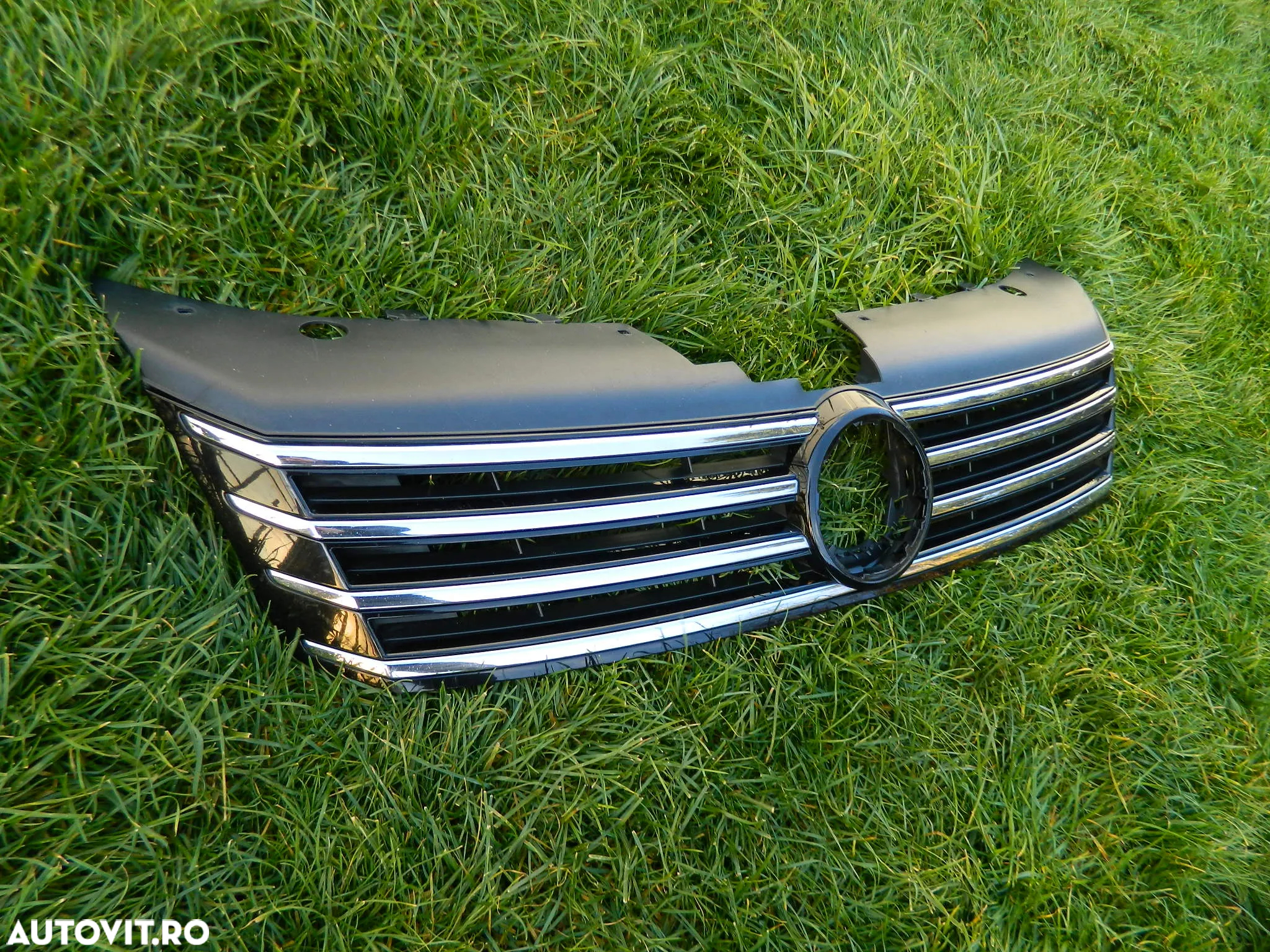 Grila centrala VW Passat model 2011-2014 aftermarket - 2