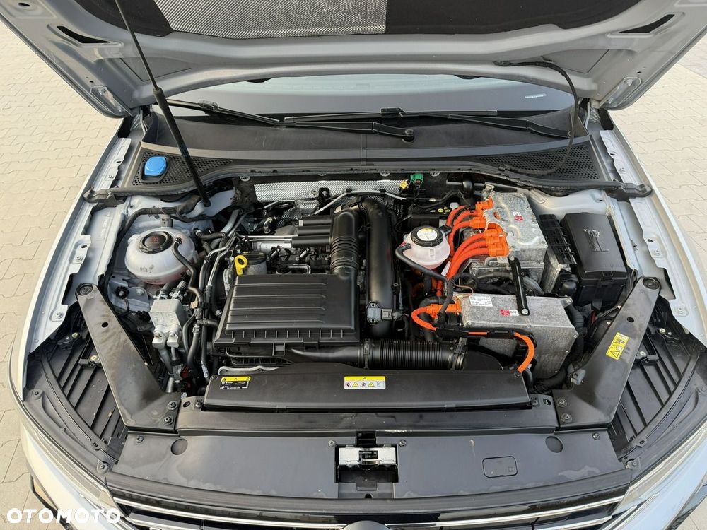 Volkswagen Passat - 2