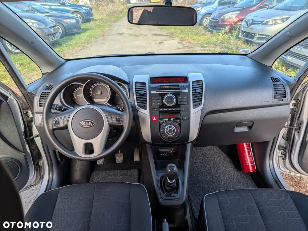 Kia Venga - 12