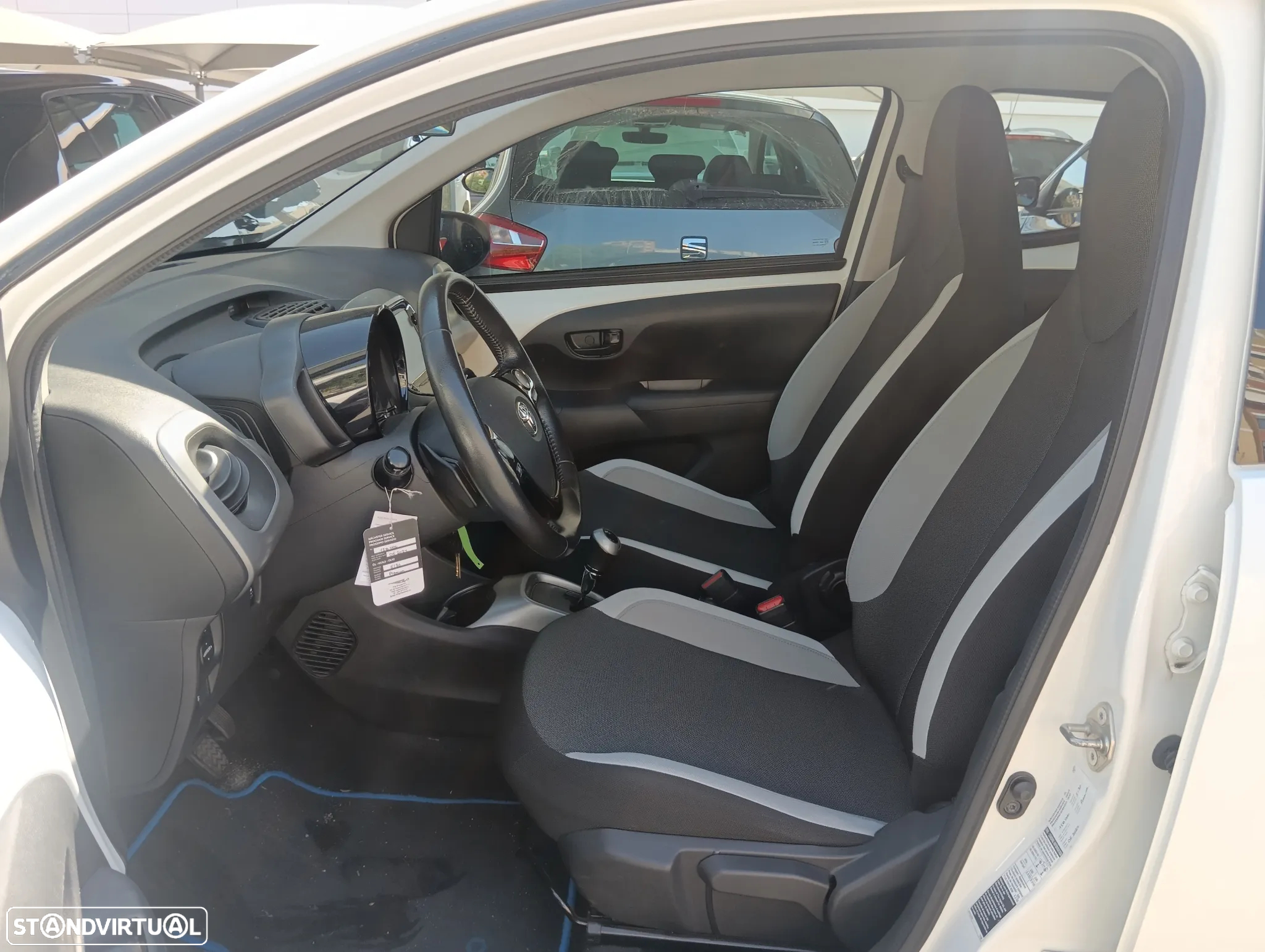 Toyota Aygo 1.0 X-Play Plus MM - 4