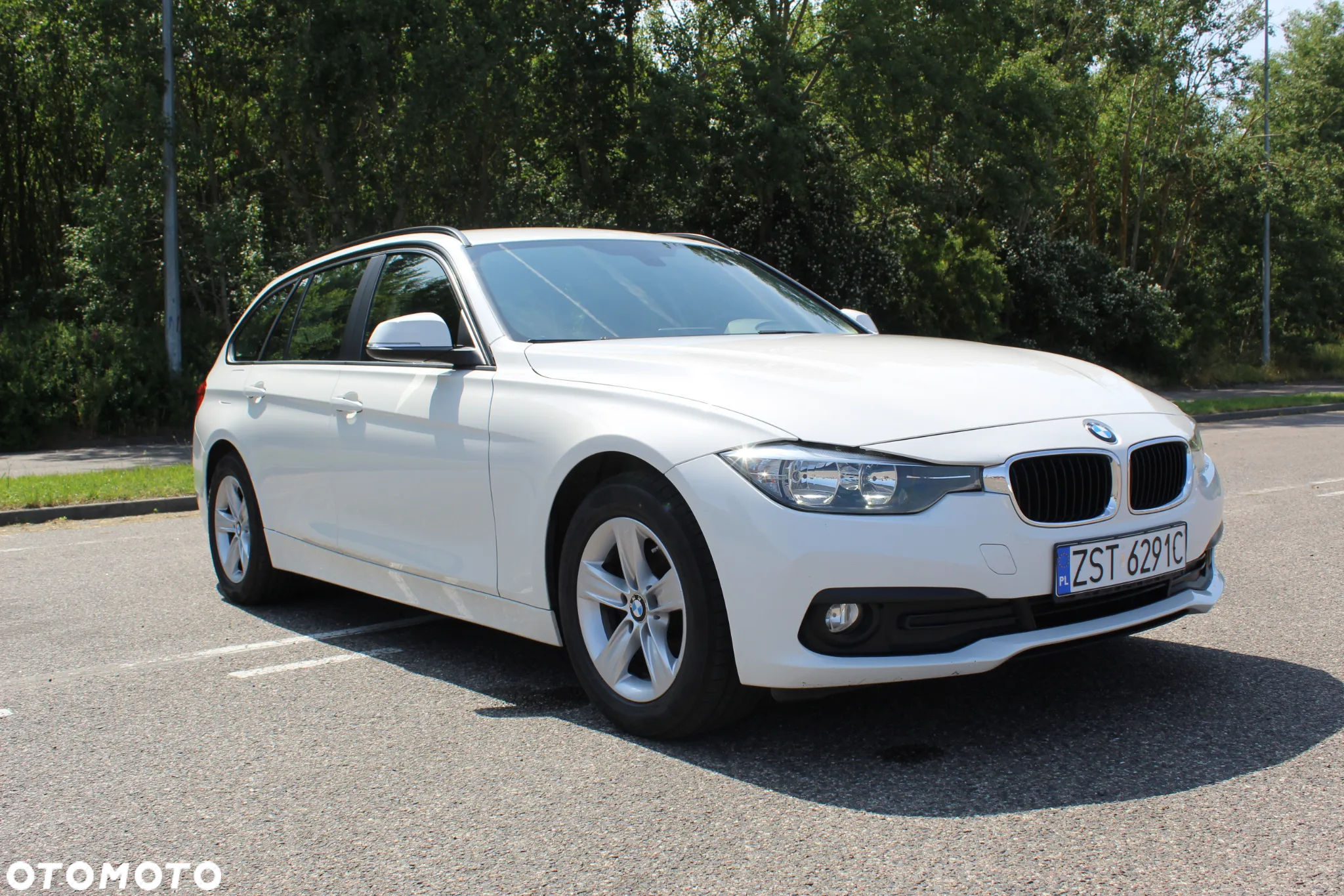 BMW Seria 3 318i - 4