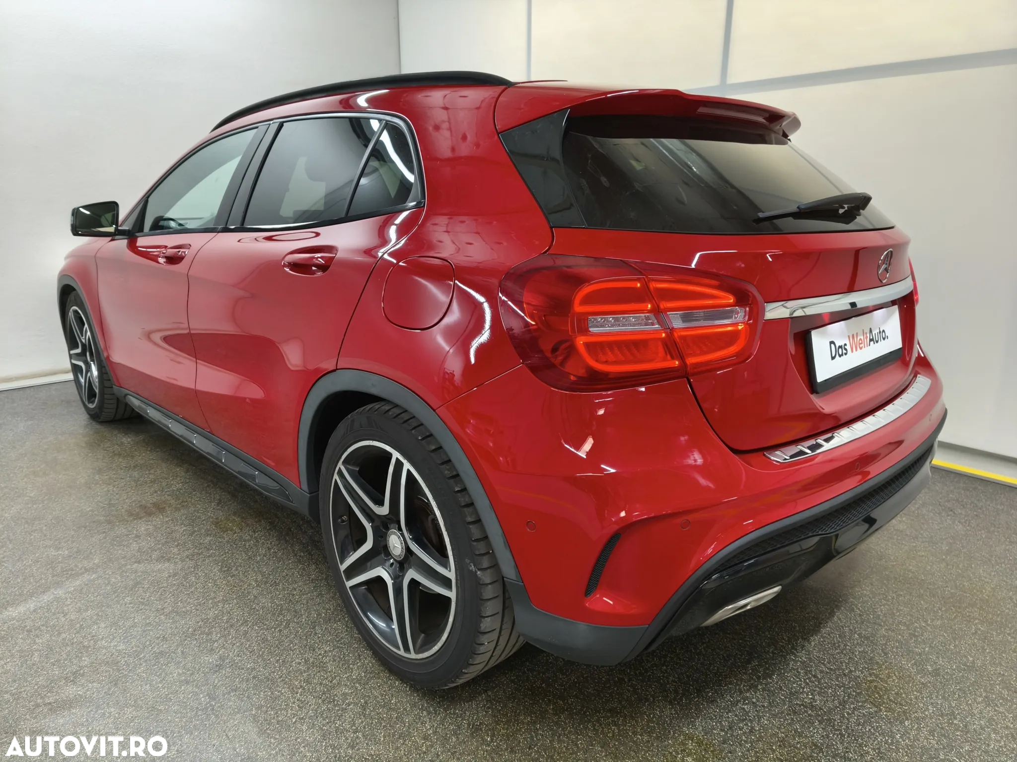 Mercedes-Benz GLA 220 d 4Matic 7G-DCT AMG Line - 3