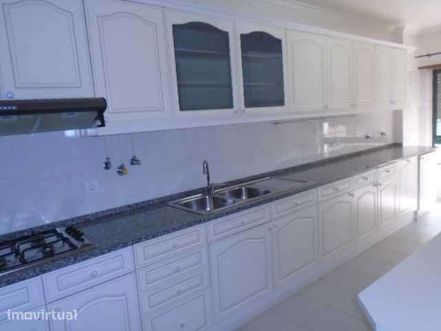 Apartamento de 4 assoalhadas em Massama-6ªfase - Grande imagem: 2/12