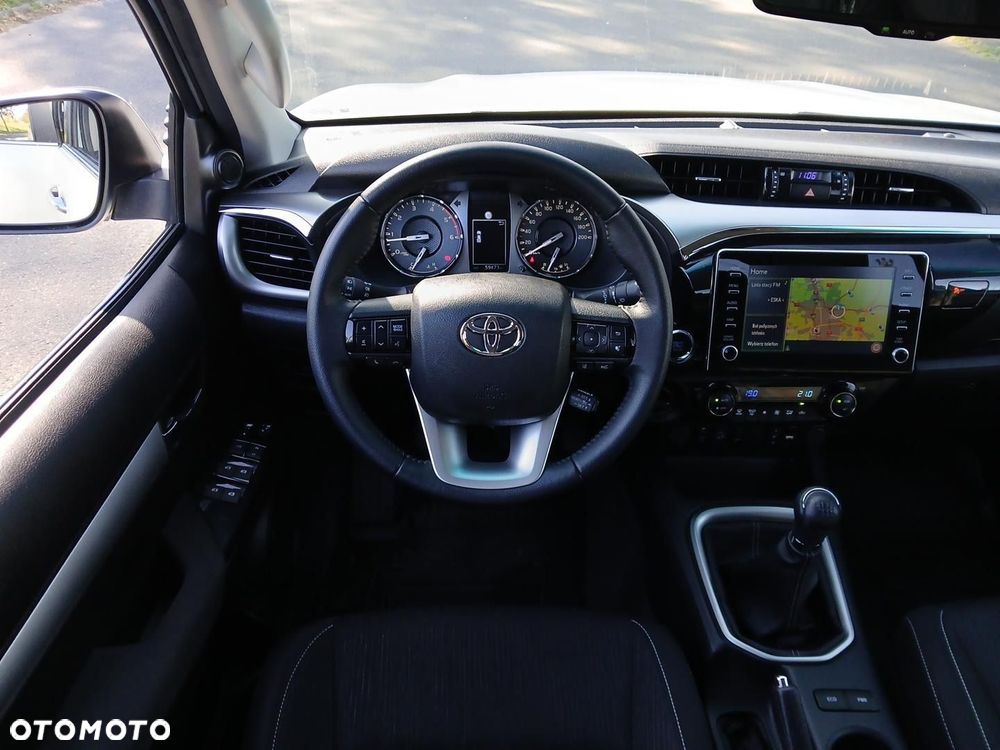 Toyota Hilux 2.8 D-4D Double Cab SR5 4x4 - 28