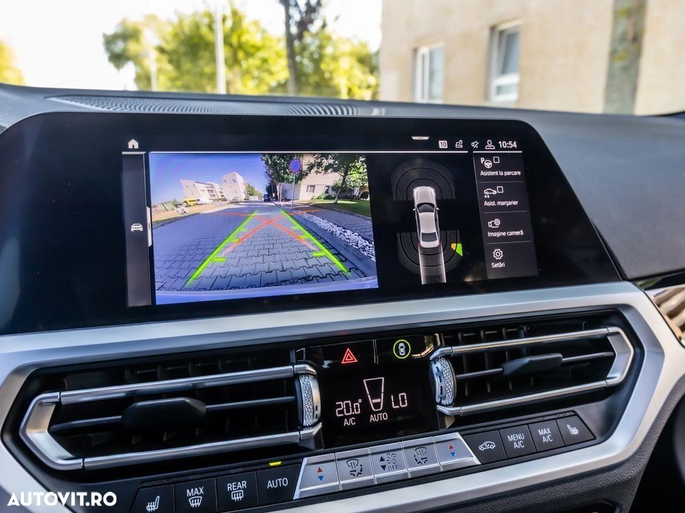 BMW Seria 3 320i Aut. Sport Line - 24