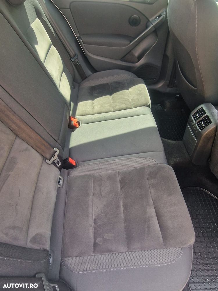 Volkswagen Golf 2.0 TDI Highline - 12