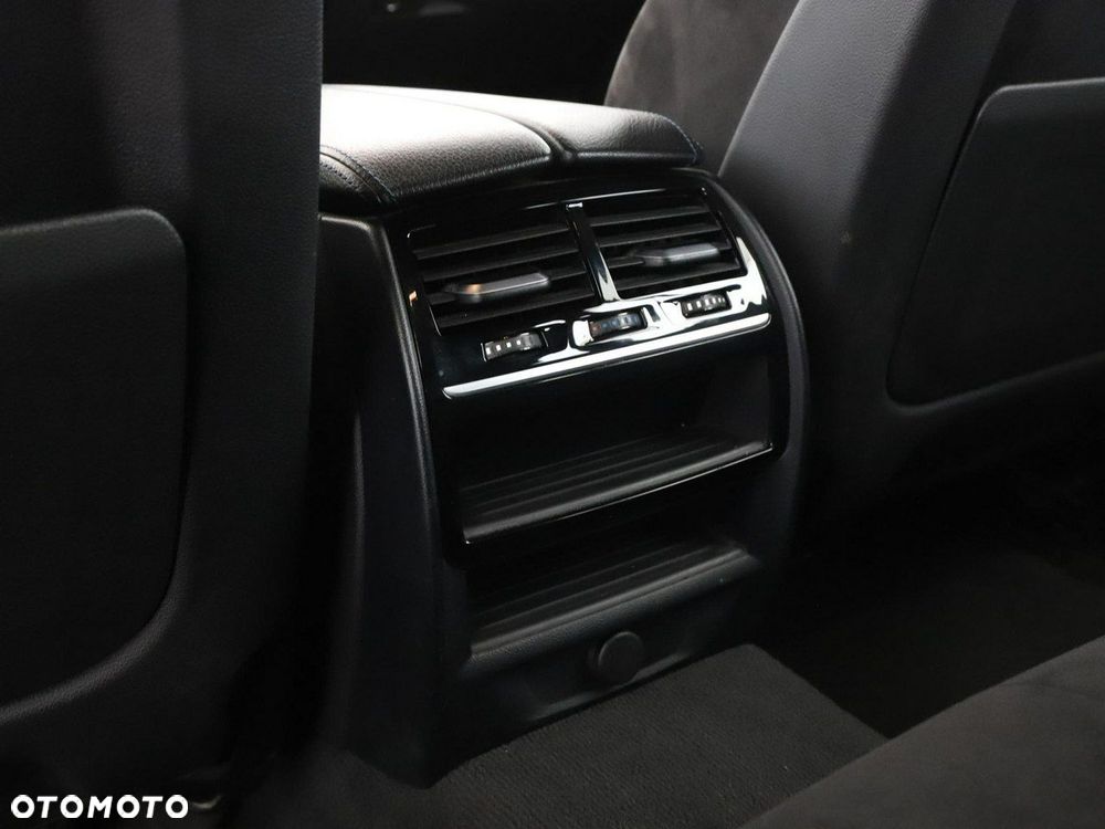 BMW Seria 5 520d xDrive M Sport Edition - 41