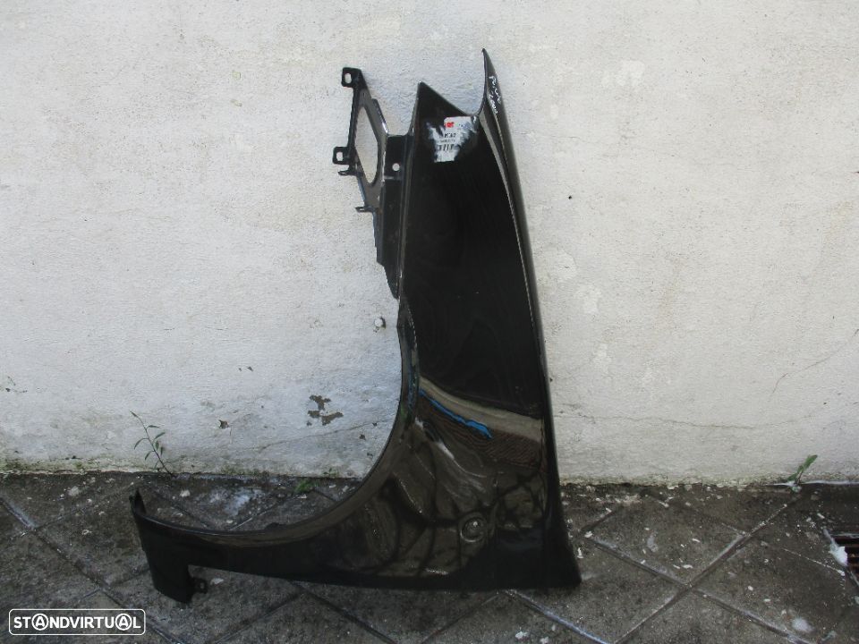 Guarda Lamas Fiat Punto 1999 a 2003 Esquerdo - 1