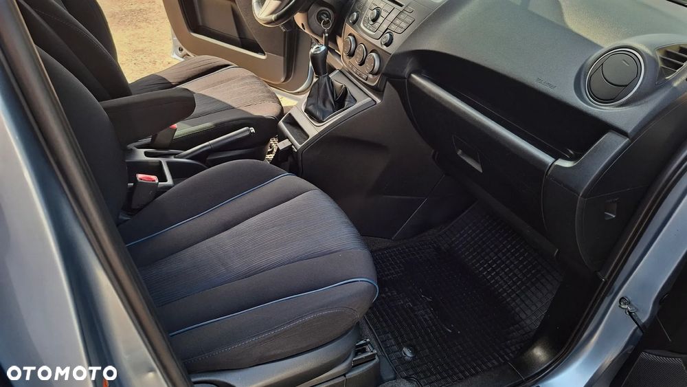 Mazda 5 - 10