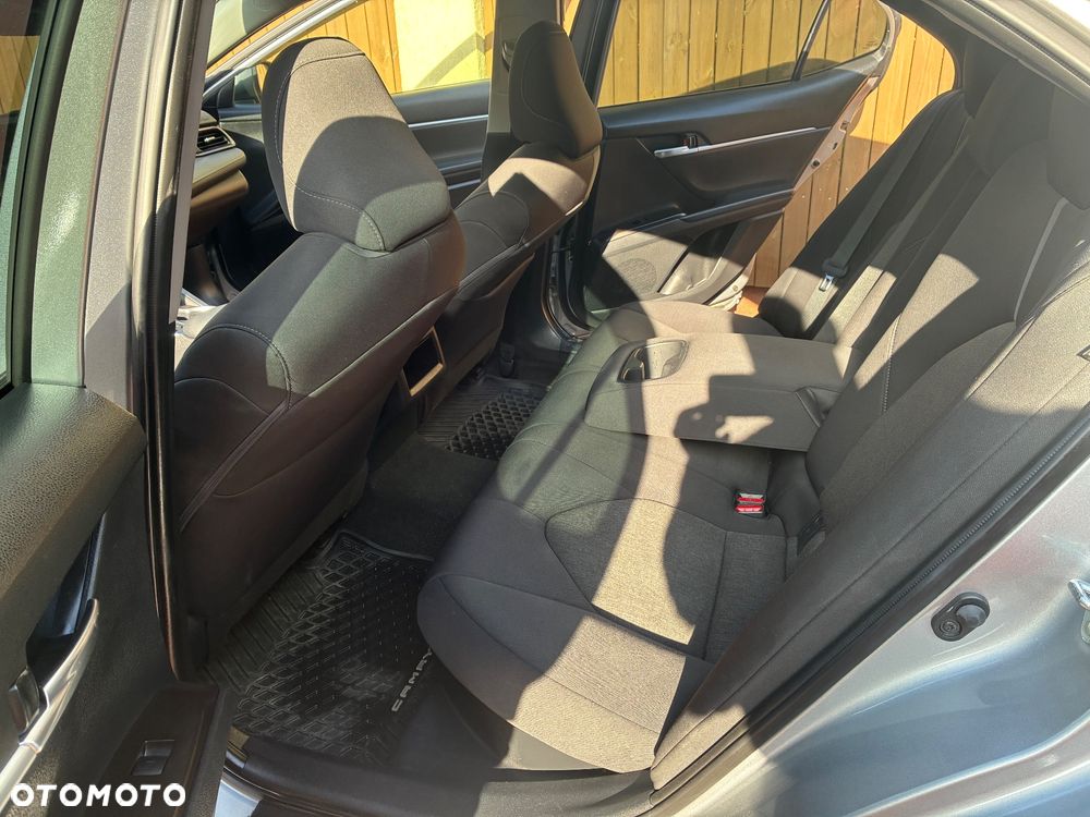 Toyota Camry 2.5 Hybrid Comfort CVT - 12