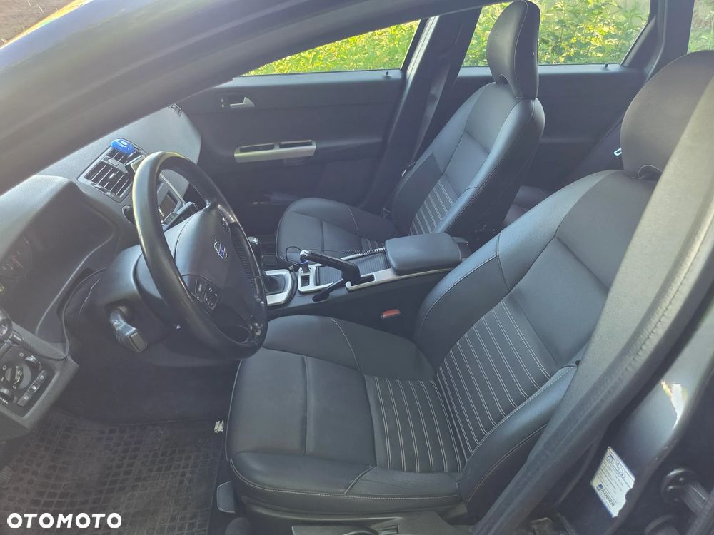 Volvo V50 2.0D Momentum - 15