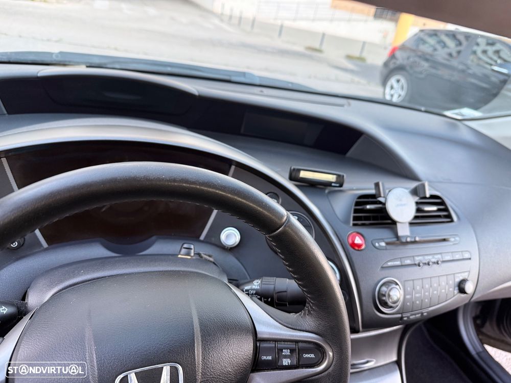 Honda Civic 1.4 i-VTEC Elegance - 25