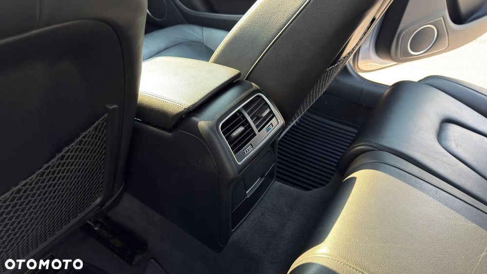 Audi A4 Limousine - 14