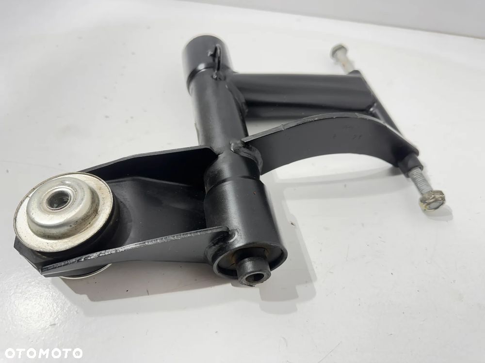 Wahacz mocowanie silnika Piaggio Liberty 50 - 1