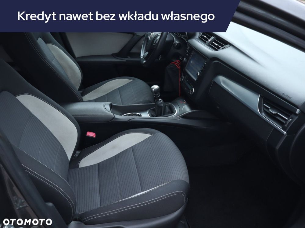 Toyota Avensis - 11
