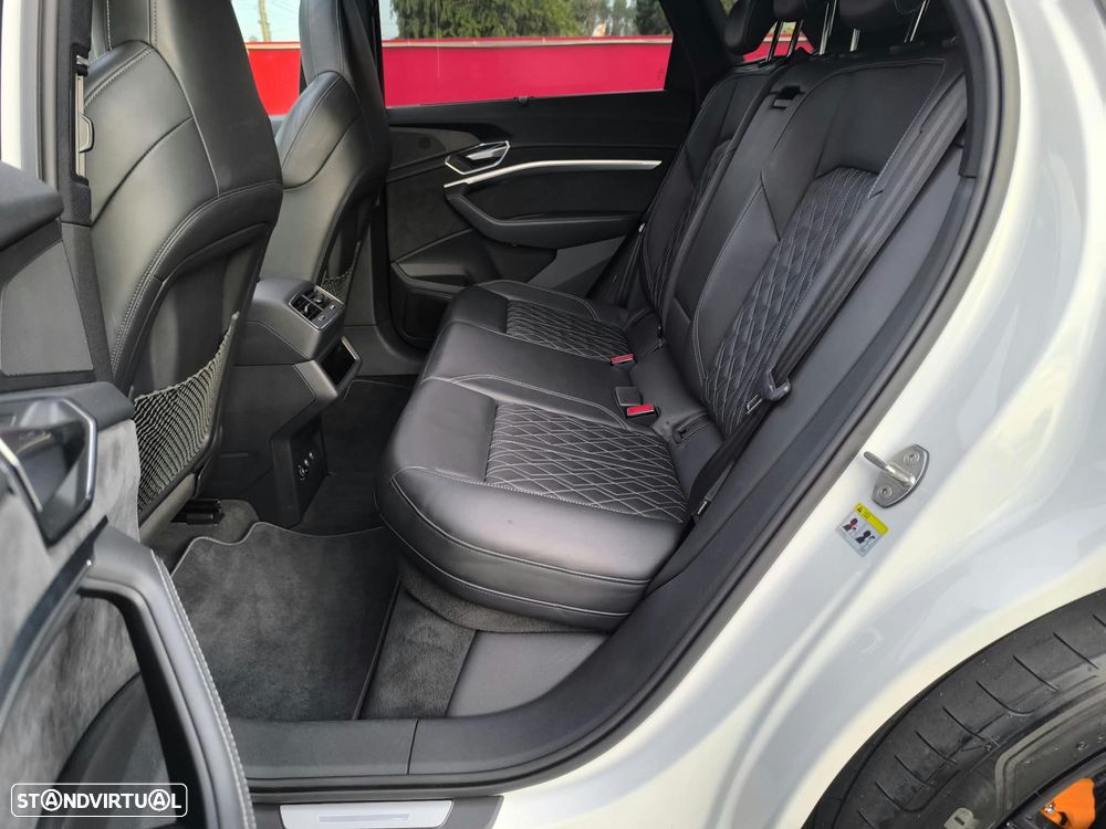 Audi e-tron 55 quattro S line - 33