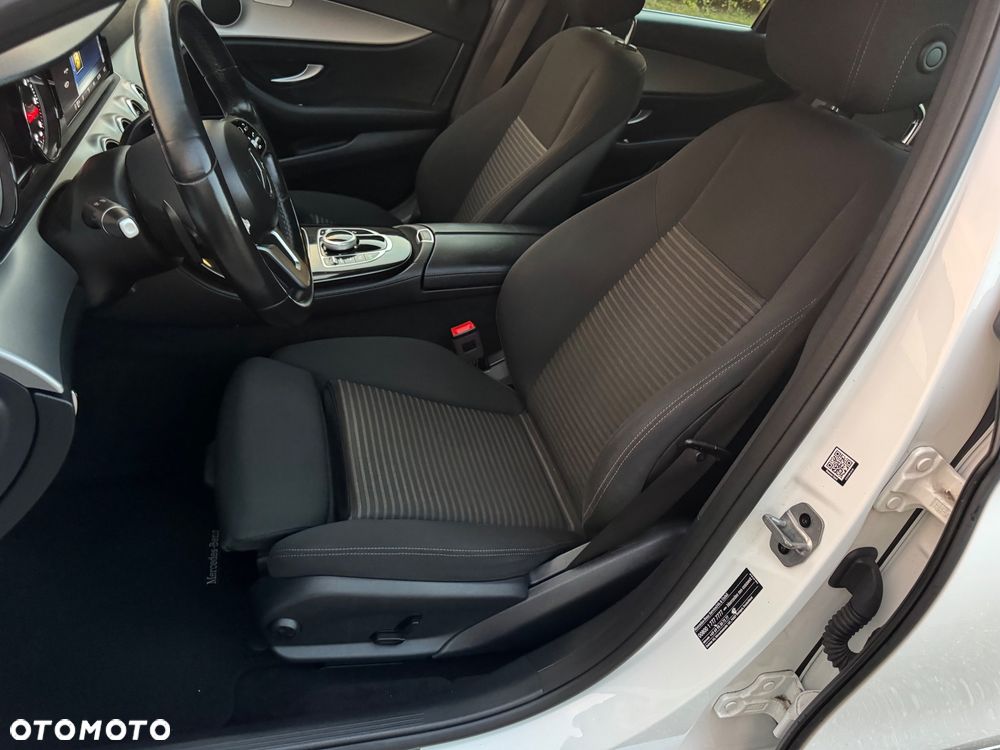 Mercedes-Benz Klasa E 220 d 4Matic 9G-TRONIC Sportstyle Edition - 25
