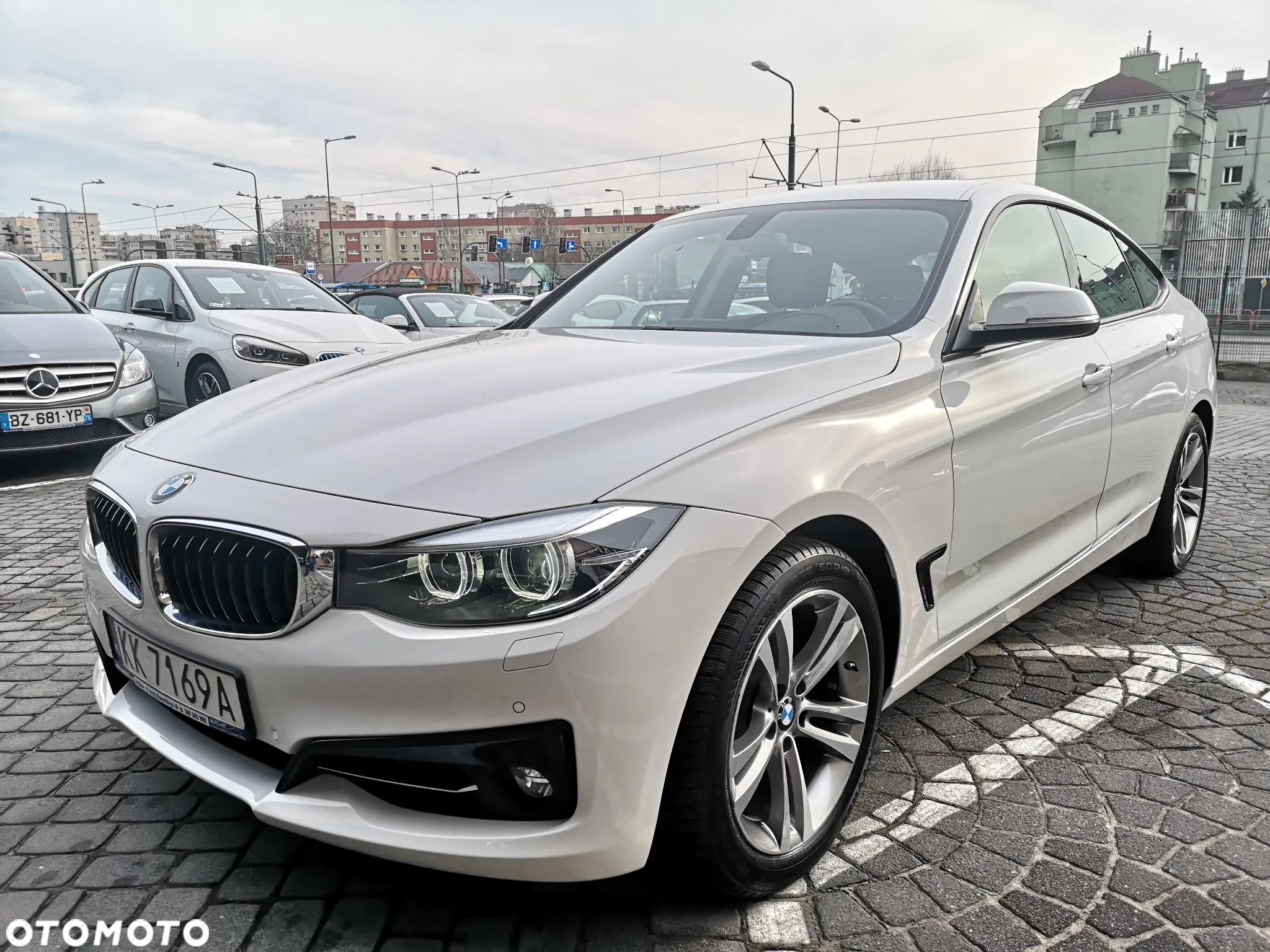 BMW 3GT 320i Sport Line - 1