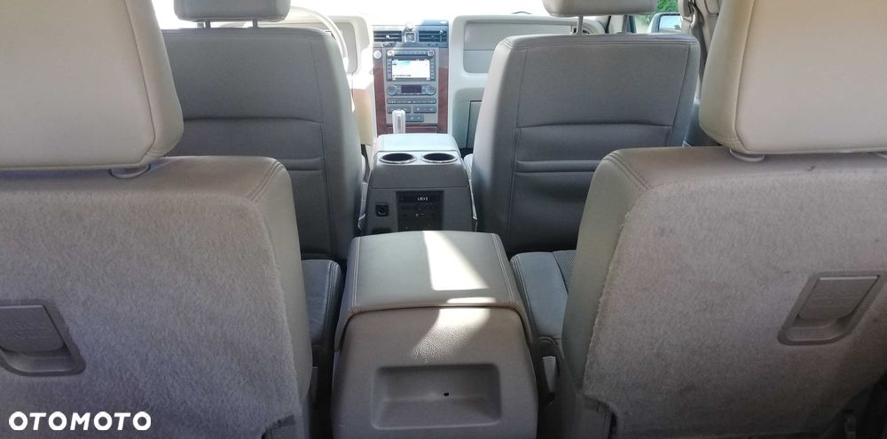 Lincoln Navigator 5.4 L 4x4 - 13