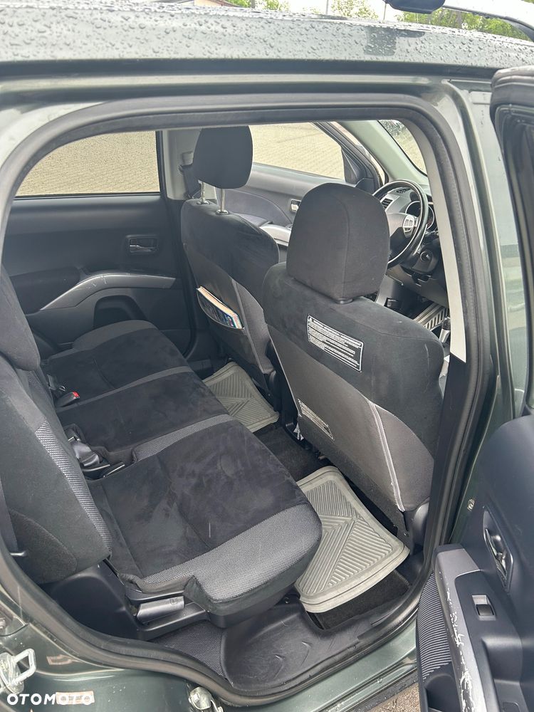 Mitsubishi Outlander 3.0 V6 XLS - 5