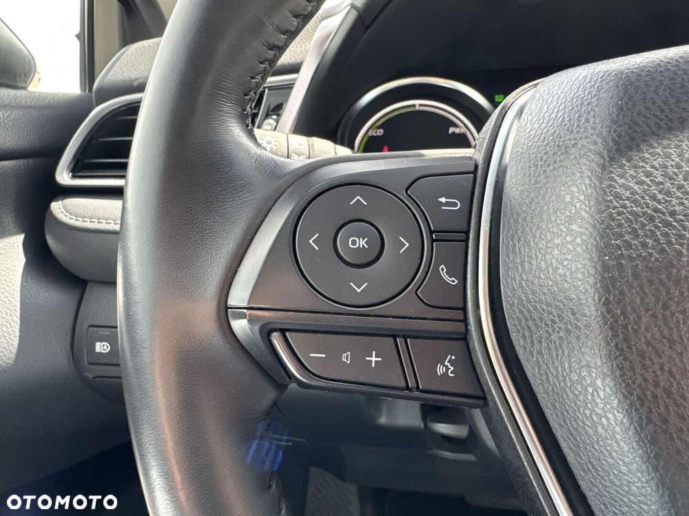 Toyota Camry 2.5 Hybrid Comfort CVT - 24