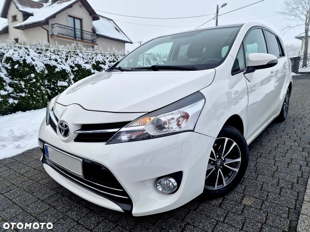 Toyota Verso 1.6 Premium - 1