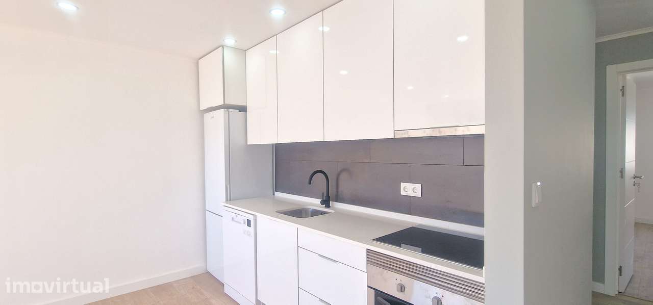 Apartamento Remodelado T2+1, Junto ao Jardim da Música e com Excelente - Grande imagem: 2/13