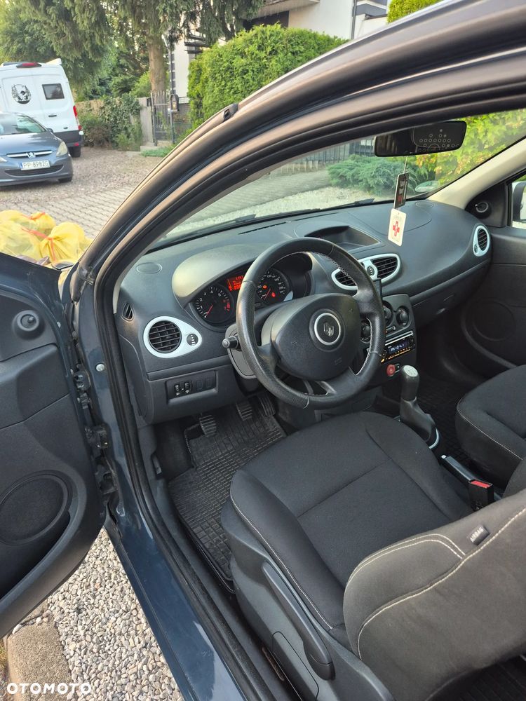 Renault Clio 1.2 16V 75 Yahoo - 24