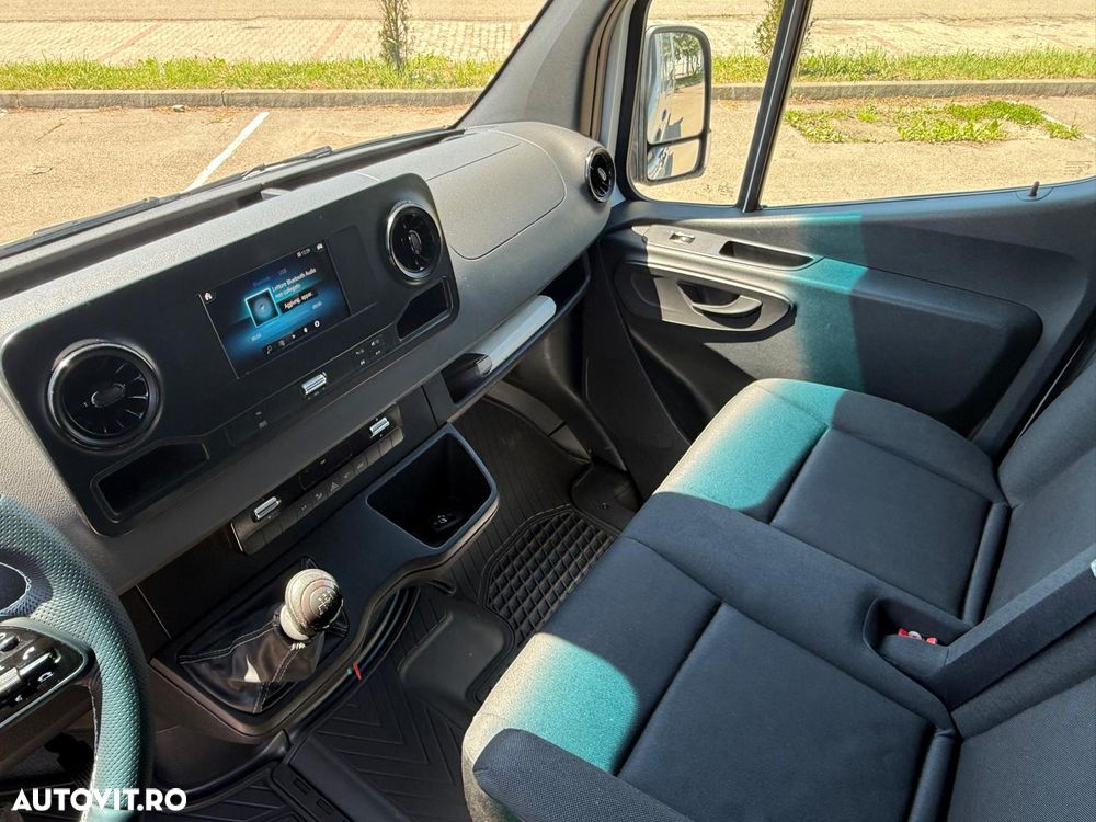 Mercedes-Benz Sprinter - 21