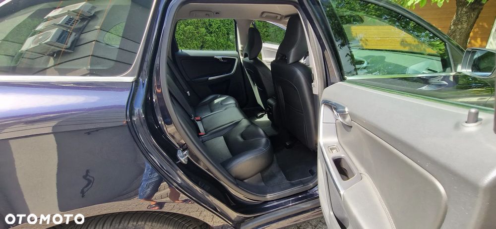Volvo XC 60 D3 Drive-E Momentum - 11