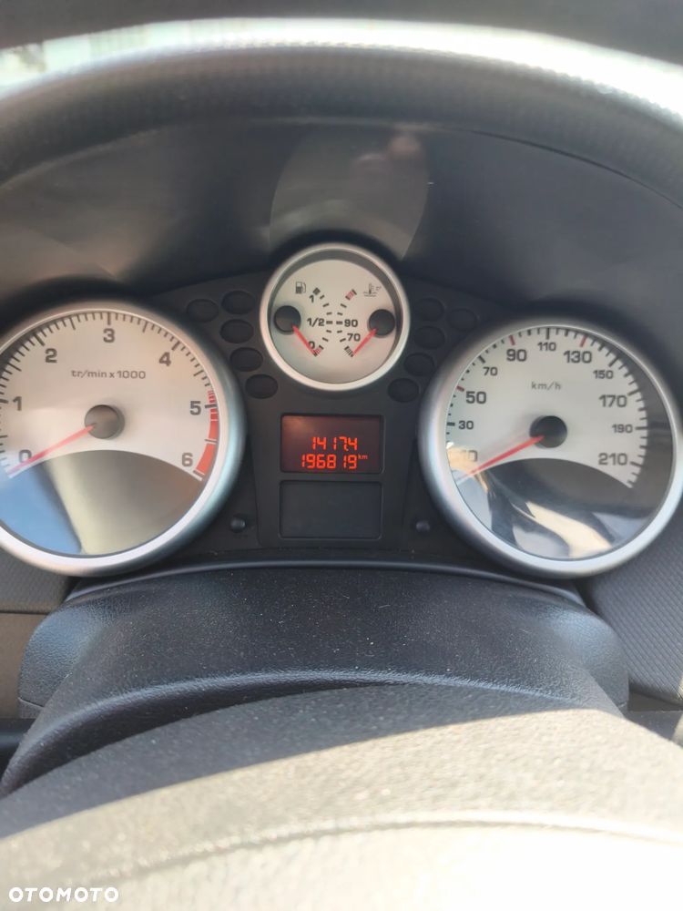 Peugeot 207 1.6 HDi 16V Trendy - 10