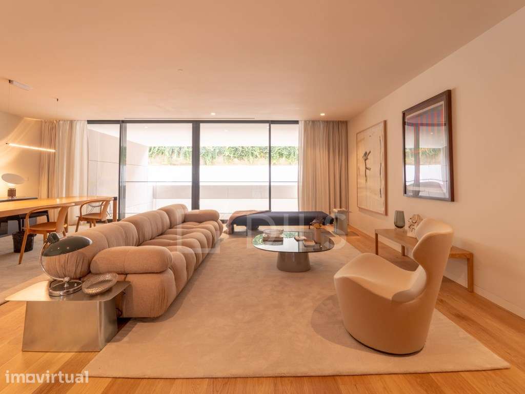 Apartamento T4 Duplex com Jardim, Piscina e Box 4 Viaturas - Grande imagem: 2/120