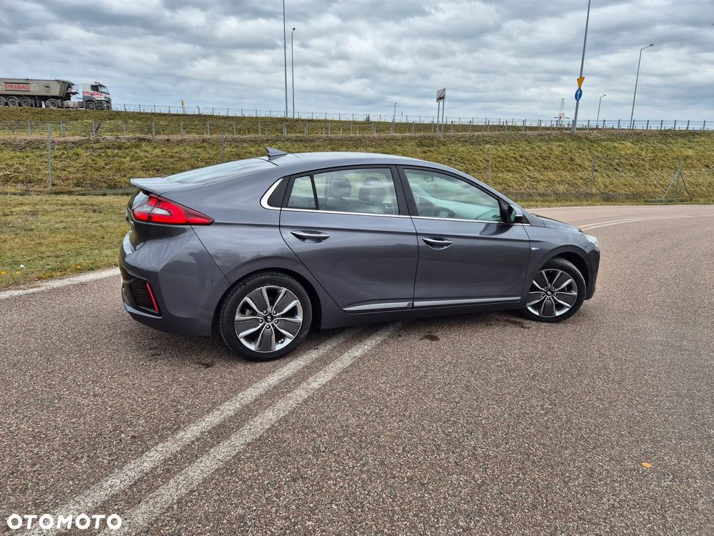 Hyundai IONIQ hybrid Premium - 5