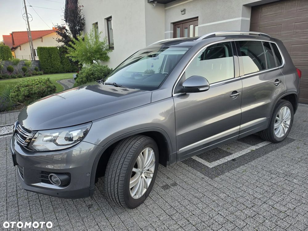 Volkswagen Tiguan 2.0 TDI DPF 4Motion BlueMotion Technology DSG Lounge Sport & Style - 24