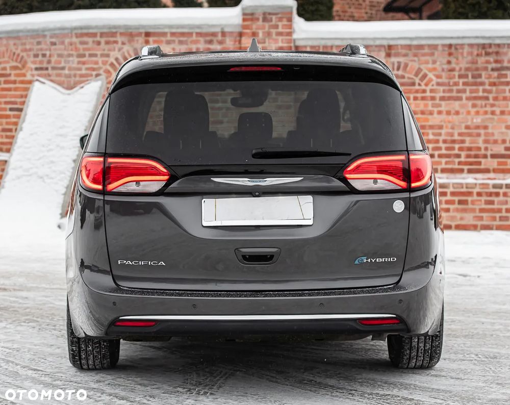 Chrysler Pacifica - 11