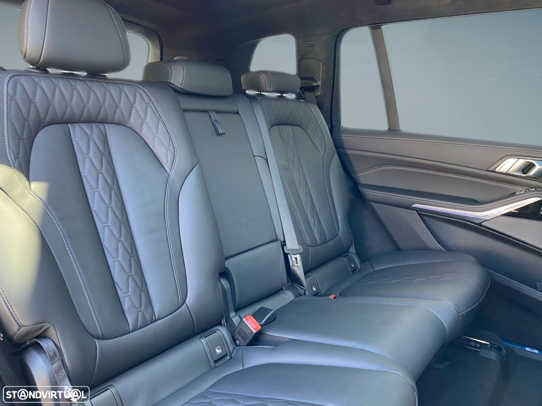 BMW X7 40 d xDrive Pack M Desportivo - 27