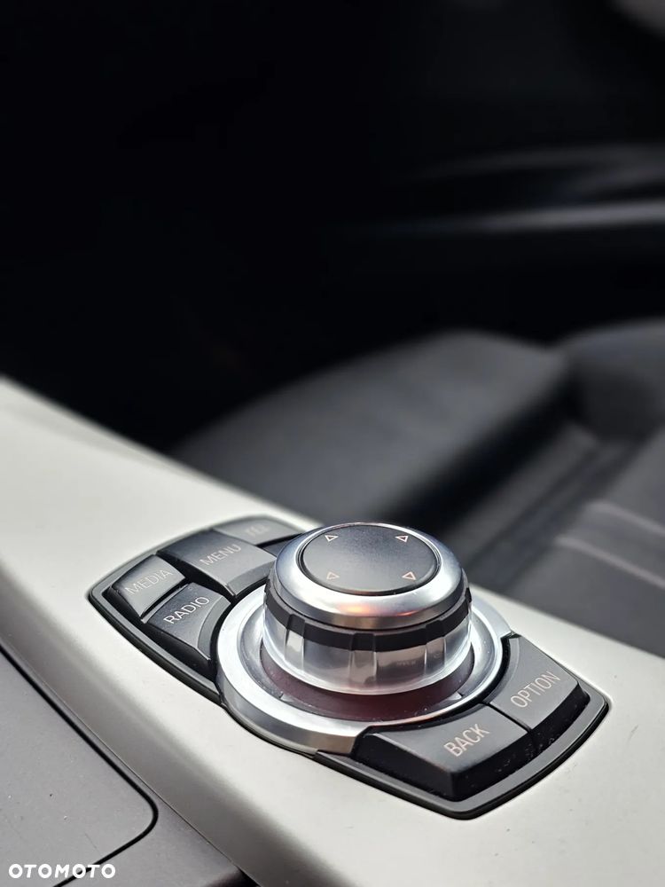 BMW Seria 3 316d - 9