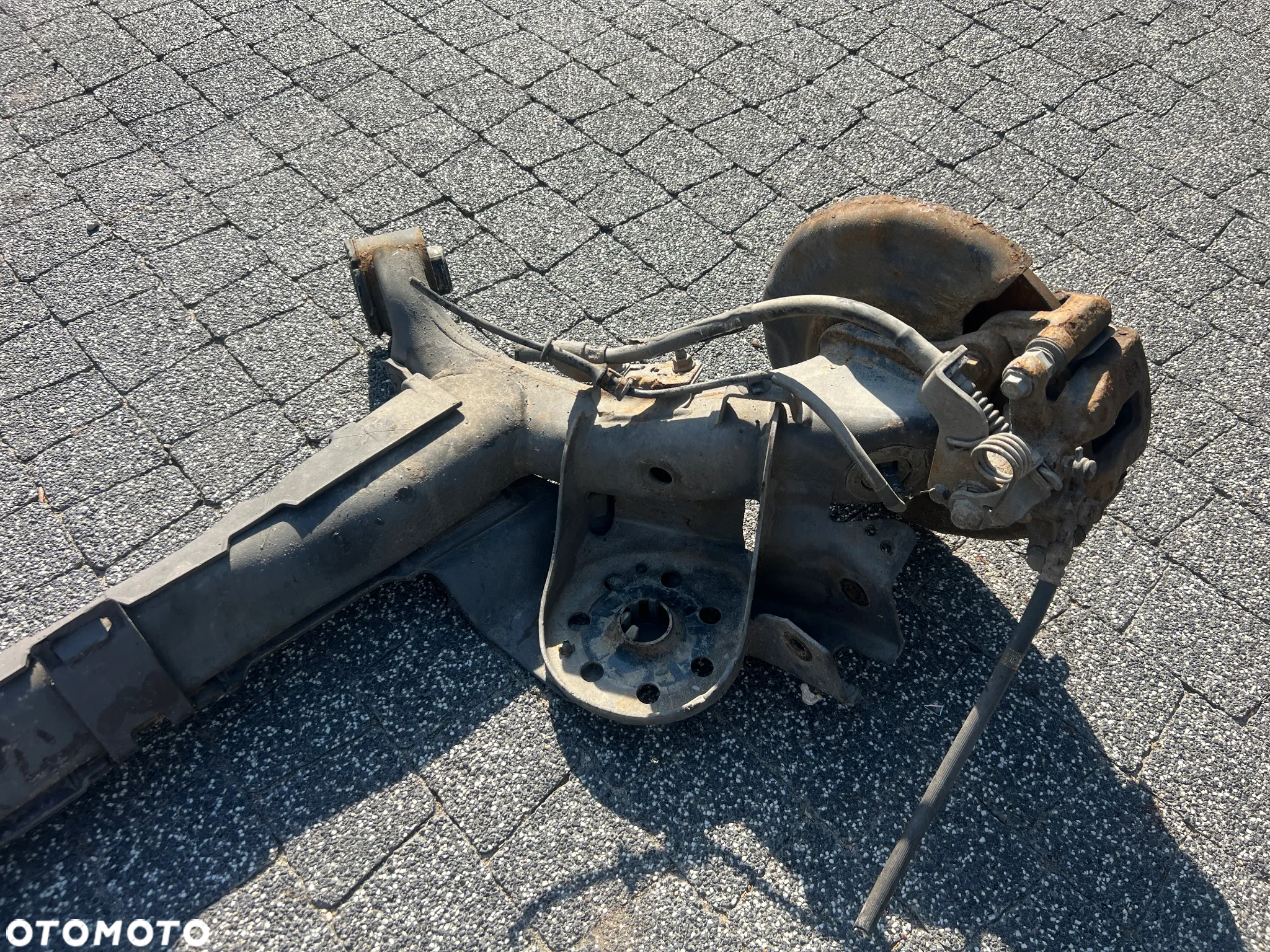 BELKA ZAWIESZENIA OŚ HYUNDAI I20 II 14- - 4