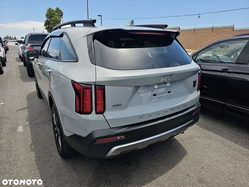 Kia Sorento - 4