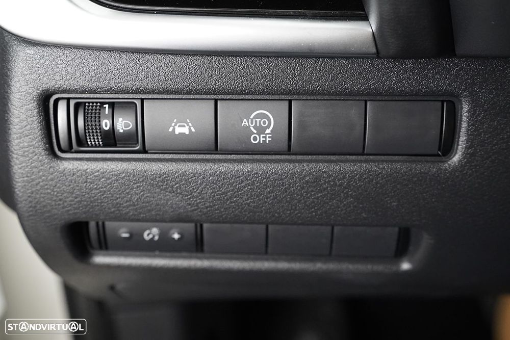 Nissan Qashqai 1.3 DIG-T N-Connecta Xtronic - 18