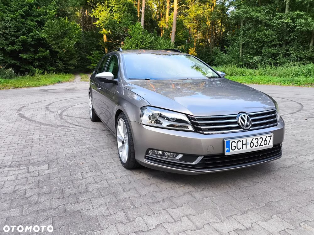 Volkswagen Passat 2.0 TDI DPF BlueMotion Technology Trendline - 1